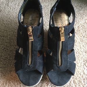 Mossimo target black zip wedges 5 1/2, fit 6.